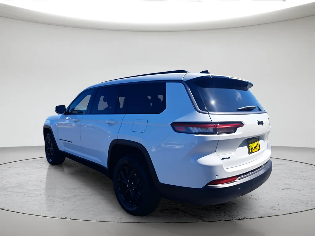 New 2026 Bright White Clearcoat Jeep Altitude image 5