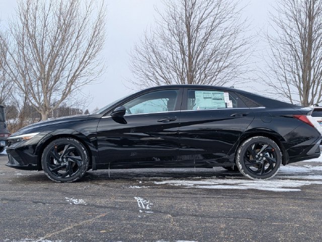 Used 2026 Black Hyundai SEL Sport image 4