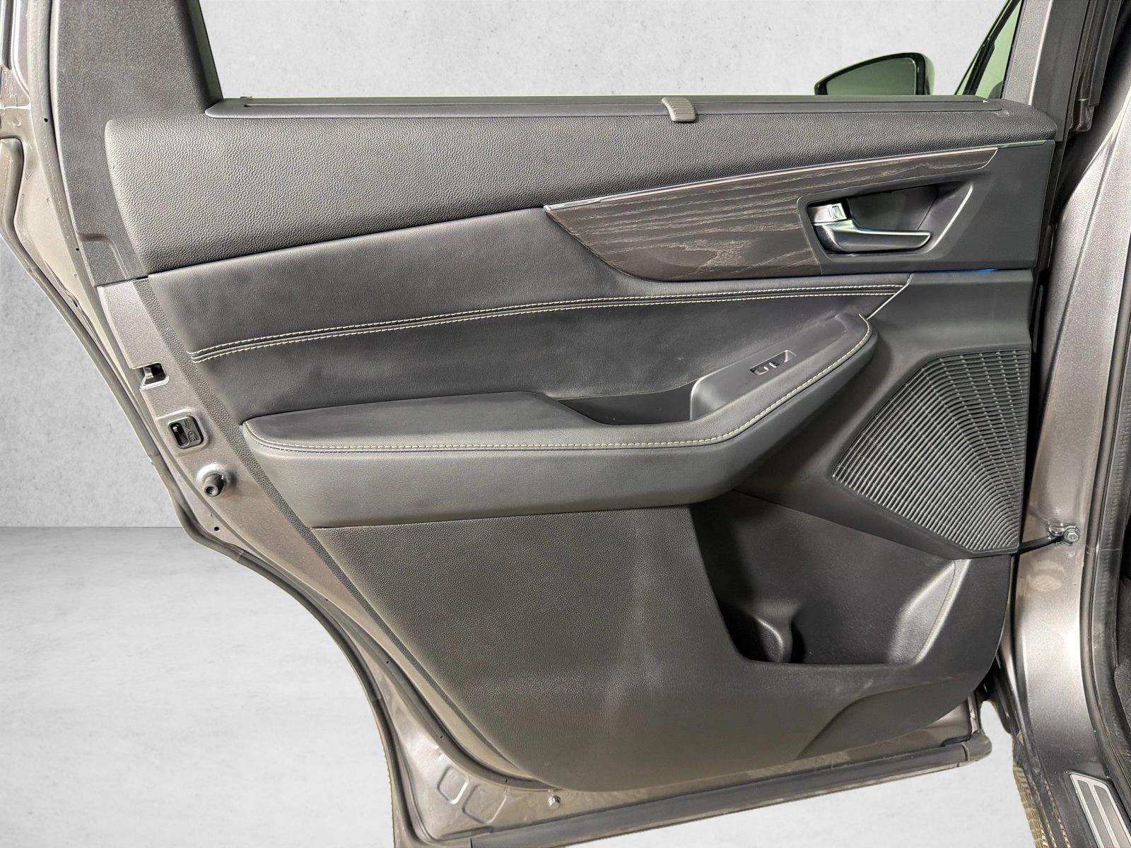 Used 2023 Silver Acura w/Advance Package image 24