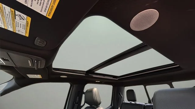 Used 2023 White Ford Raptor image 19