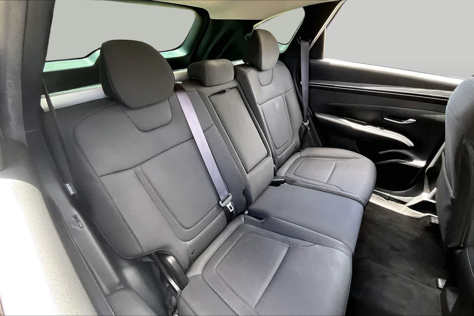 Used 2024 Black Pearl Hyundai SE image 16
