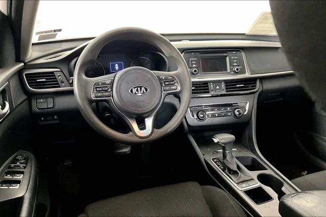Used 2016 White Kia LX image 3