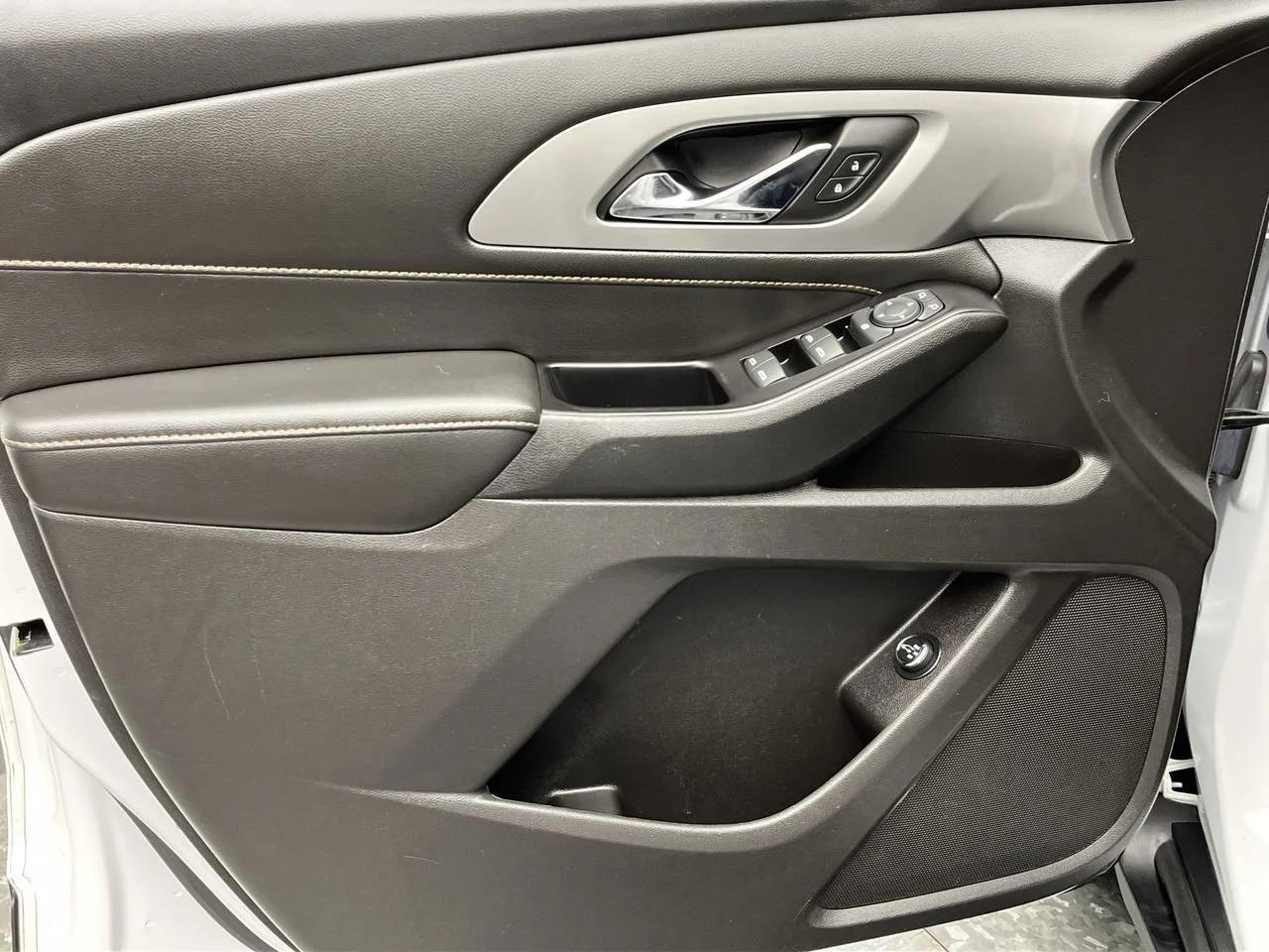 Used 2019 SUMMIT WHITE Chevrolet LT Cloth image 7
