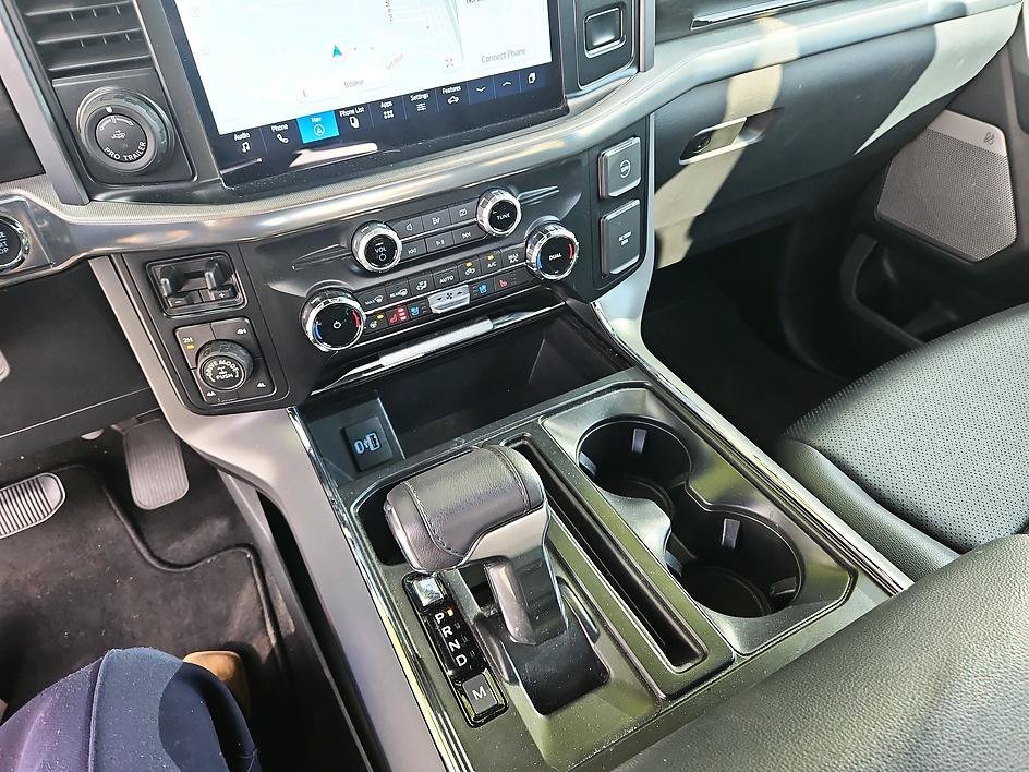 Used 2024 White Metallic Ford LARIAT image 9