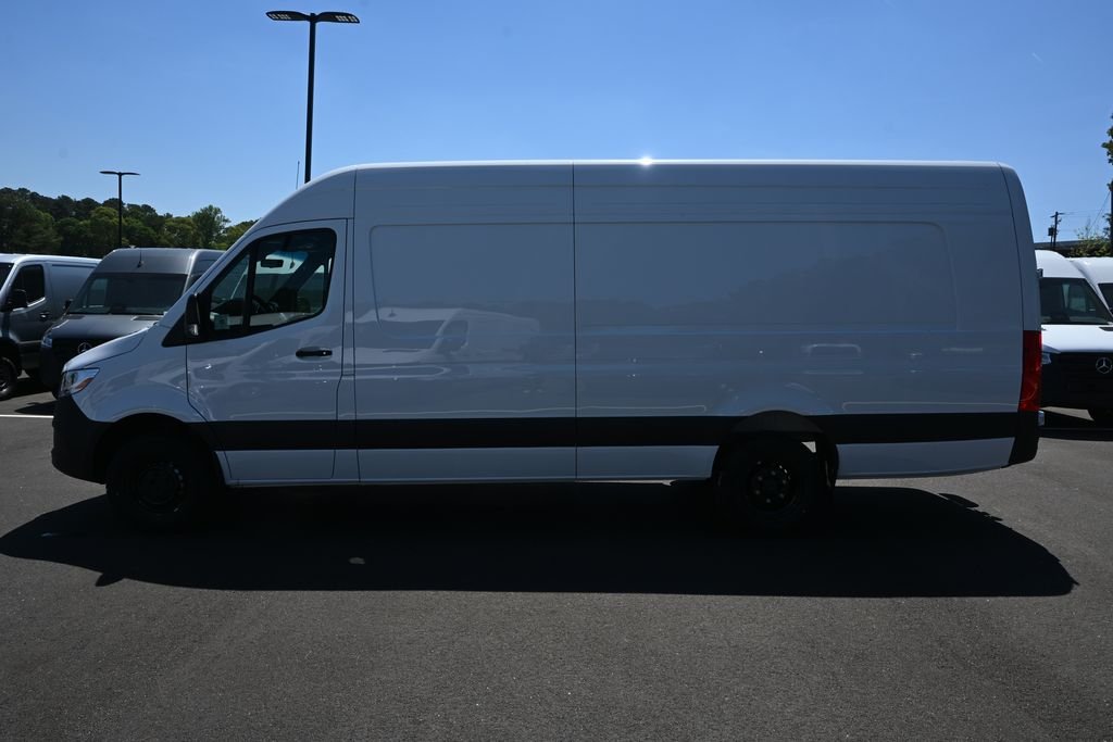New 2026 Arctic White Mercedes-Benz Cargo 170 WB image 3