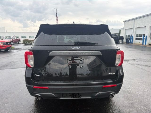 Used 2023 Agate Black Metallic Ford XLT image 3