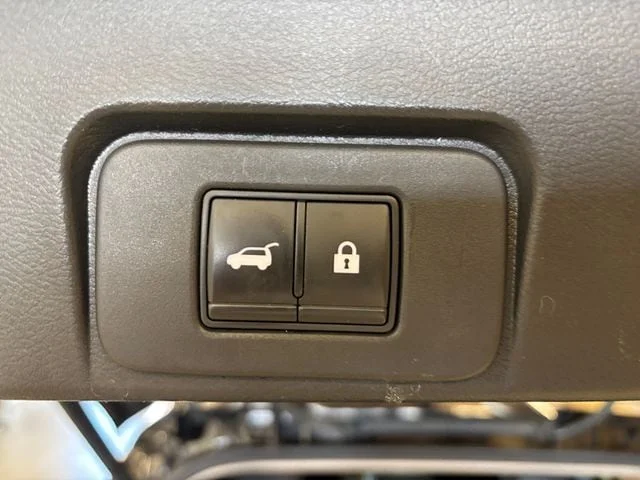 Used 2021 Super Black Nissan SL image 25