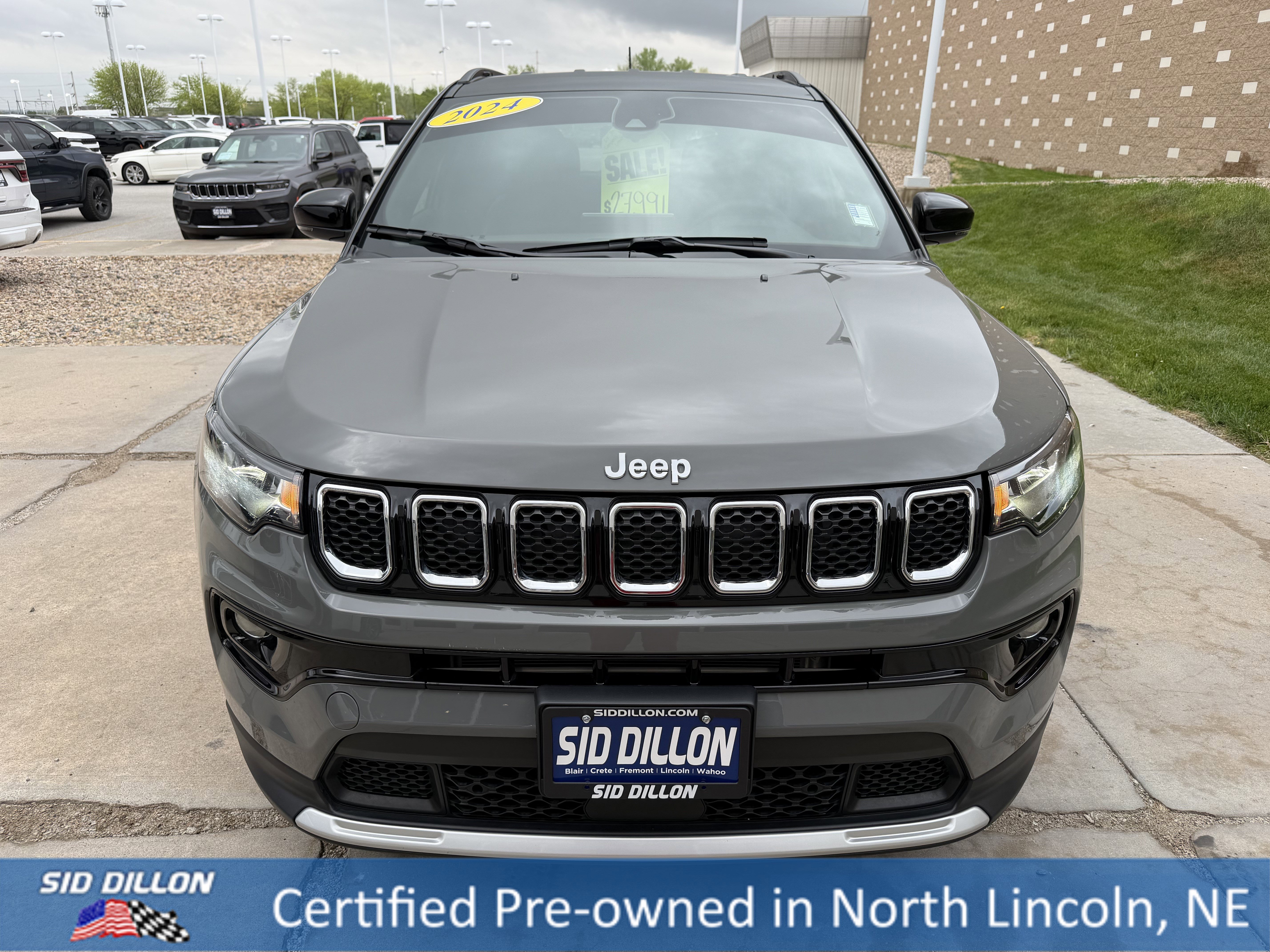Used 2024 Sting-Gray Clearcoat Jeep Limited image 4