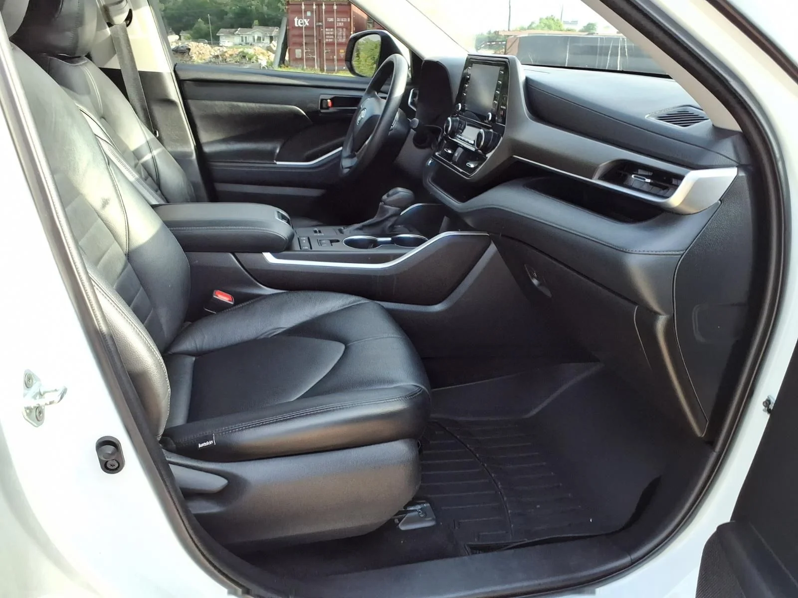 Used 2022 Beige Toyota L image 19