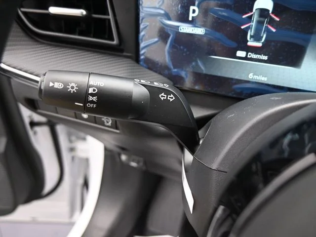 2025 Nissan Kicks SR - Photo 18