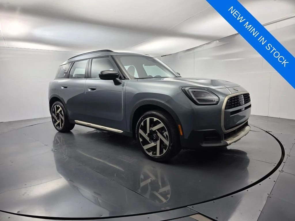 New 2027 Green MINI Signature Plus image 1