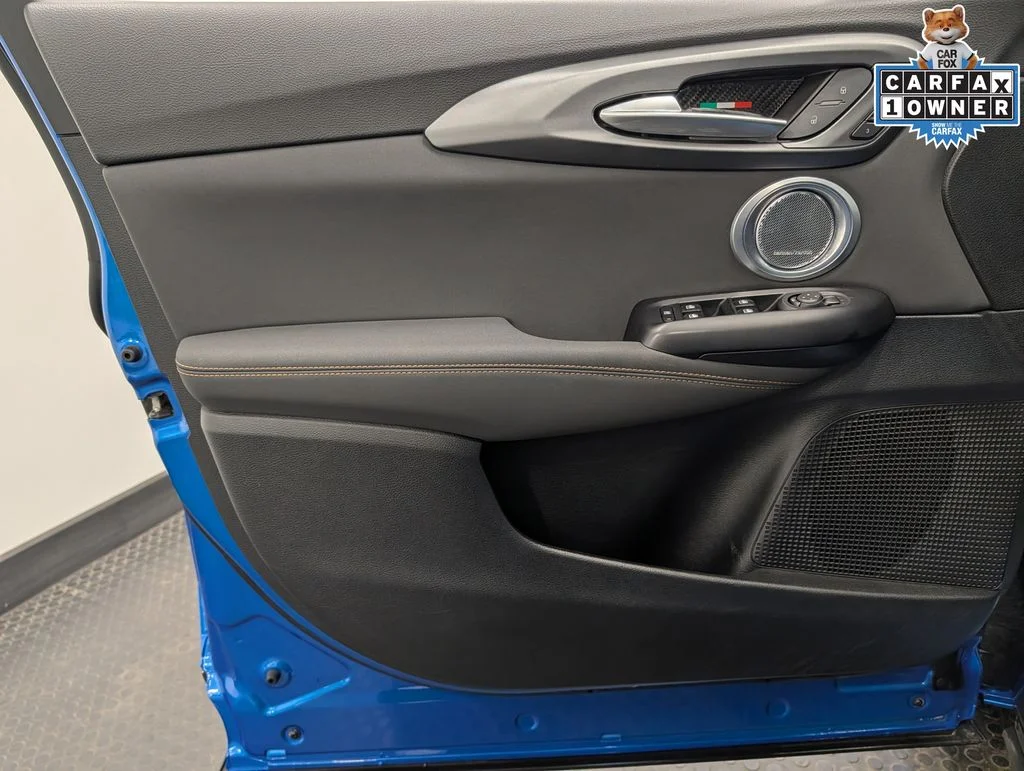 Used 2025 Blue Alfa Romeo  image 8