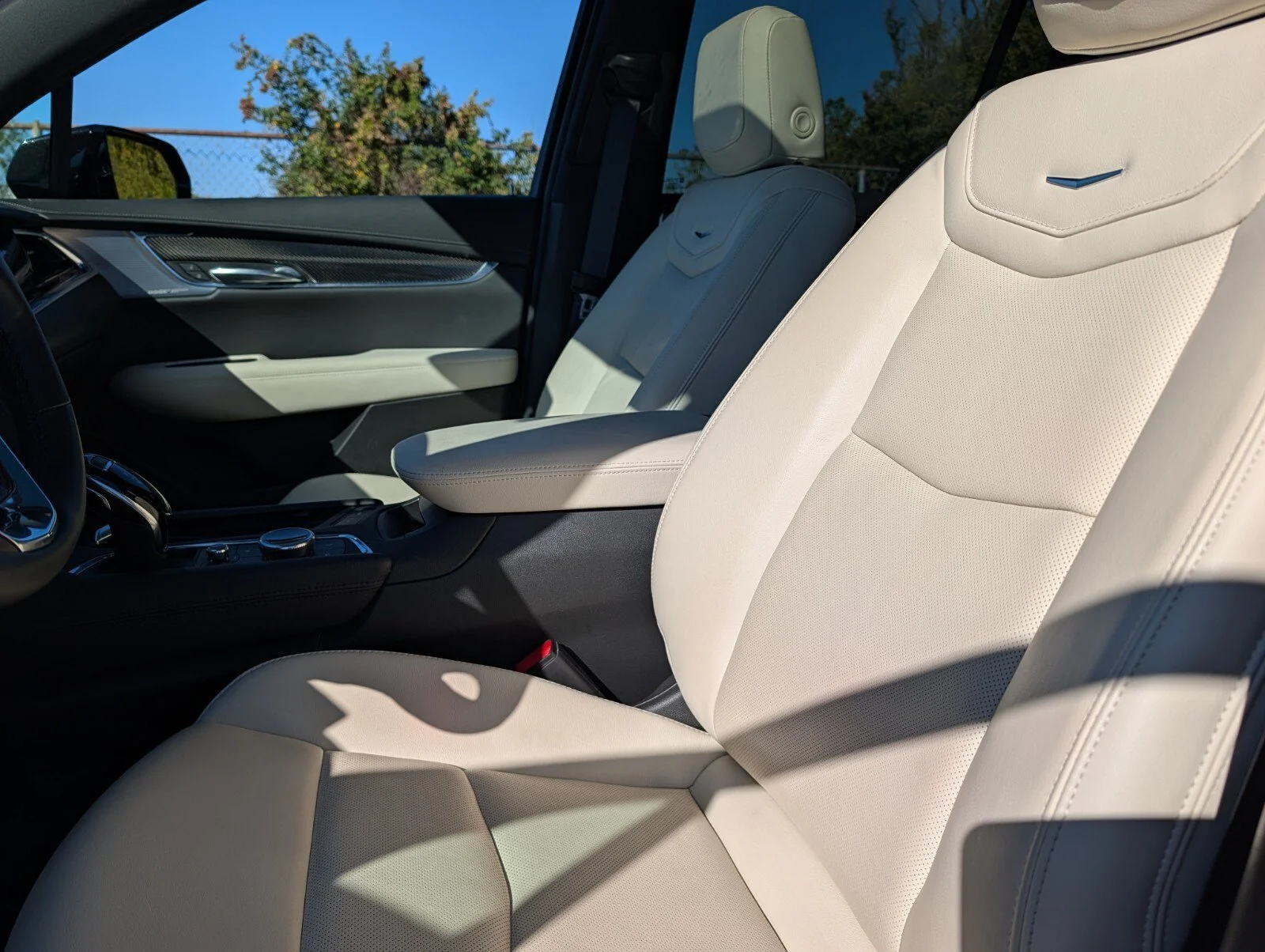 2023 Cadillac XT6 Sport - Photo 28