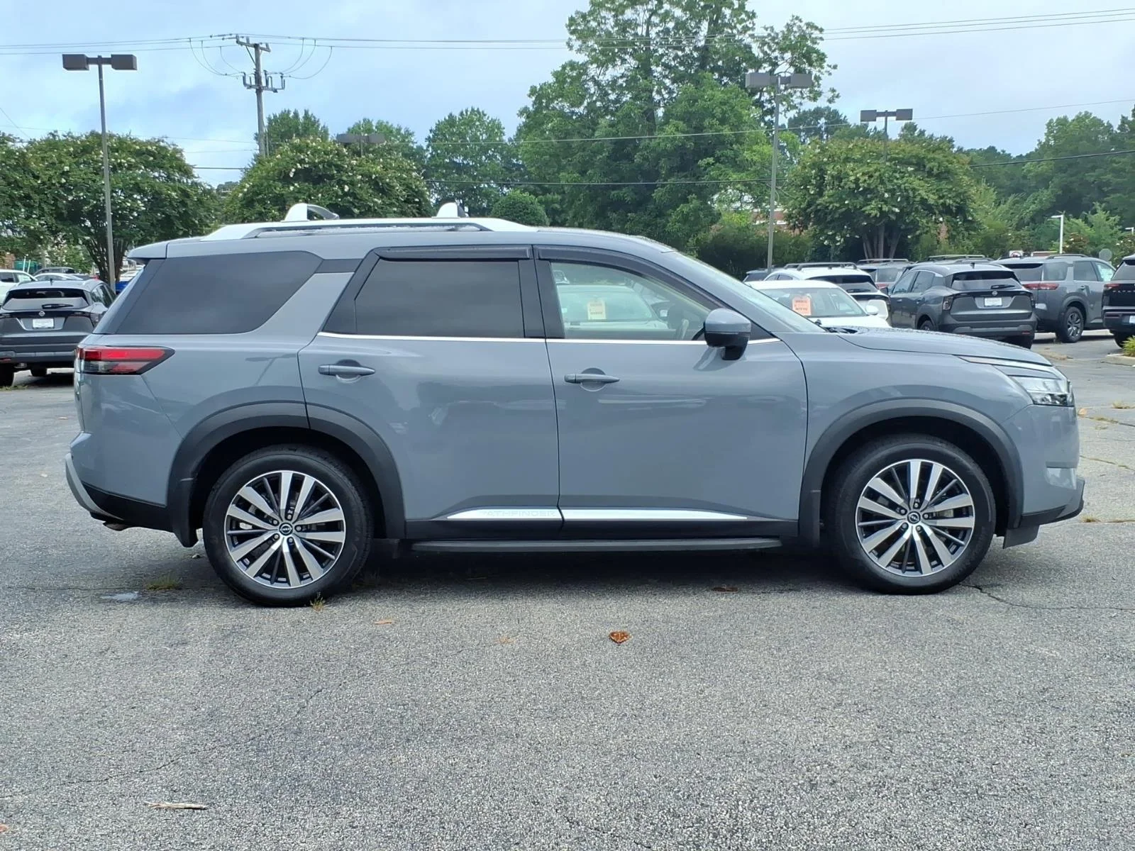 Used 2022 Boulder Gray Pearl Nissan Platinum image 6