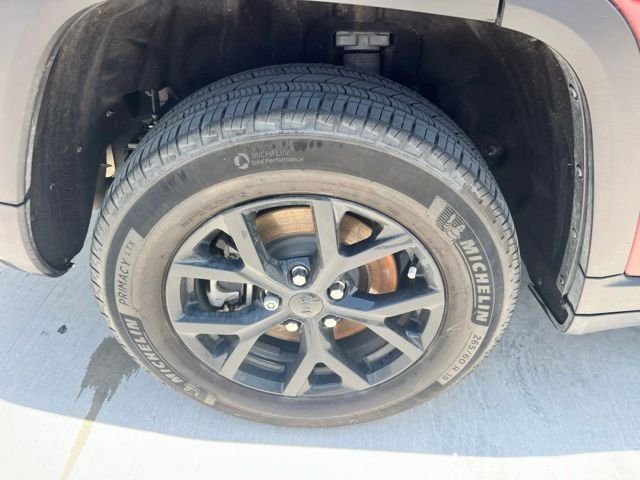 Used 2025 Red Jeep Altitude X image 9
