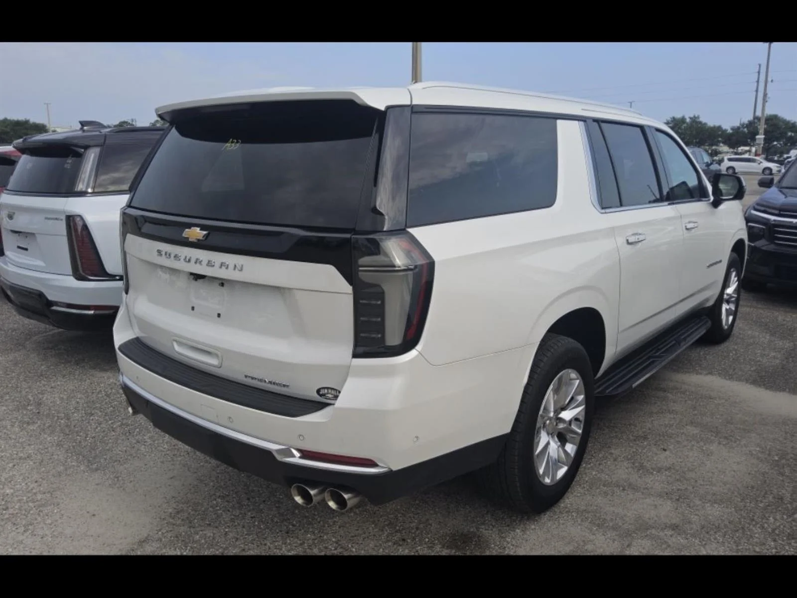 Used 2025 Iridescent Pearl Tricoat Chevrolet Premier image 3