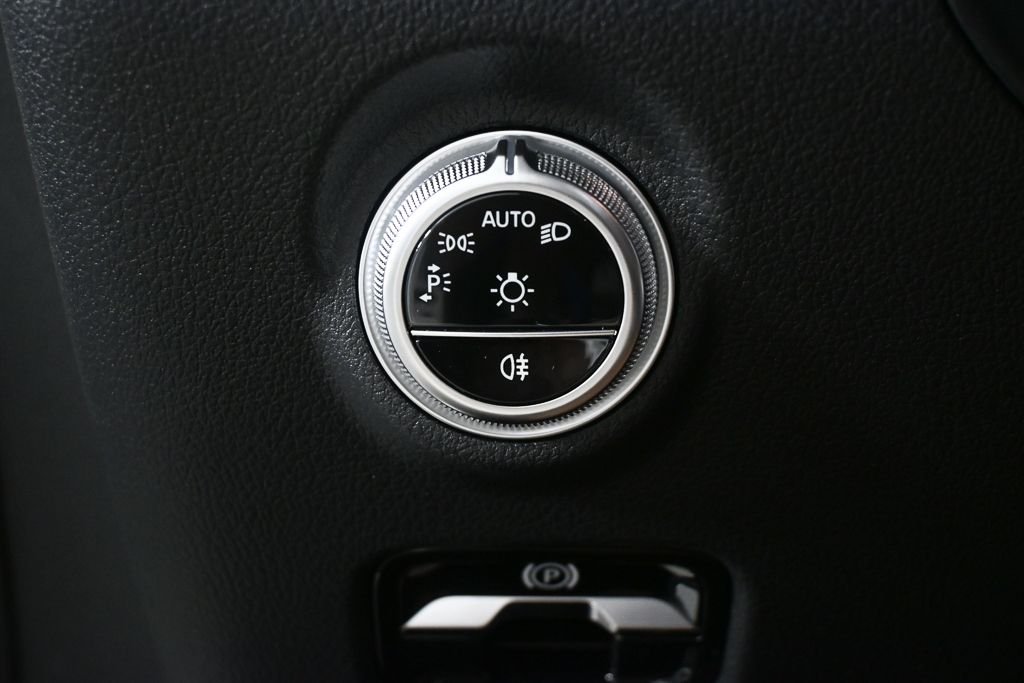 New 2026 Polar White Mercedes-Benz CLE 300 image 9