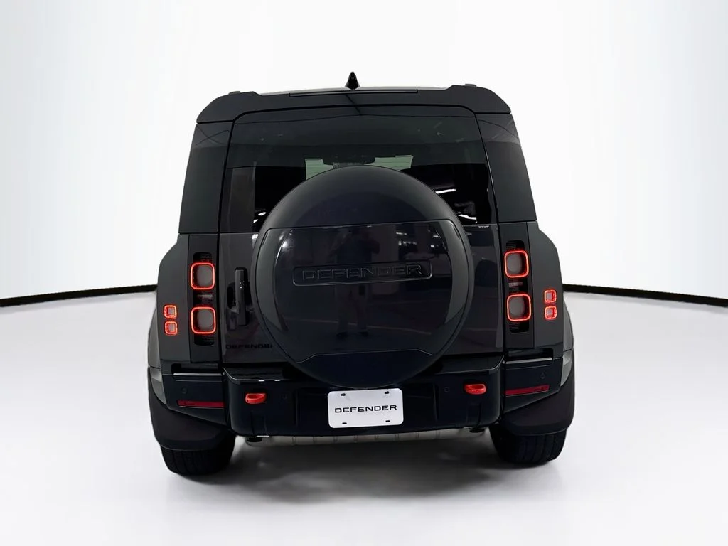 Used 2024 Gray Land Rover X image 6