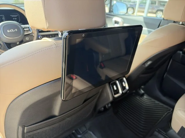 Used 2025 White Kia X-Line SX Prestige image 14