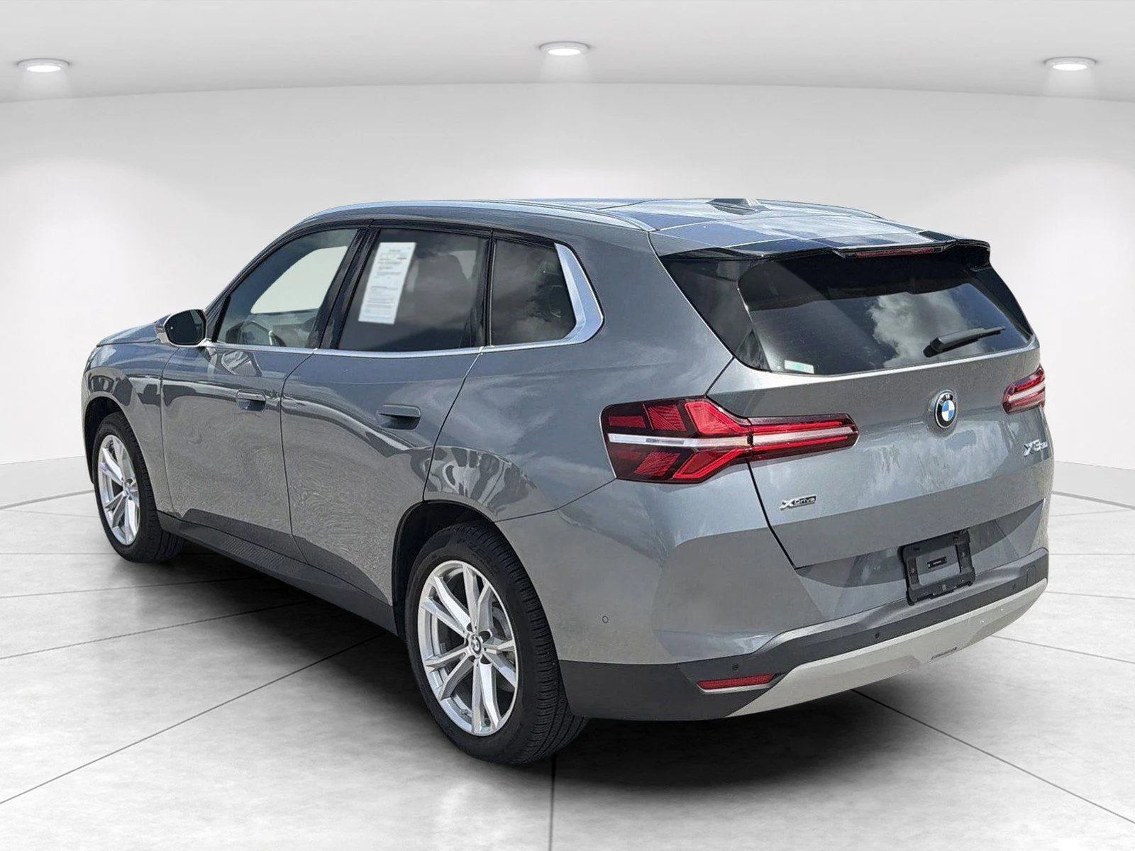 Certified Used 2025 Skyscraper Grey Metallic BMW 30 xDrive image 5