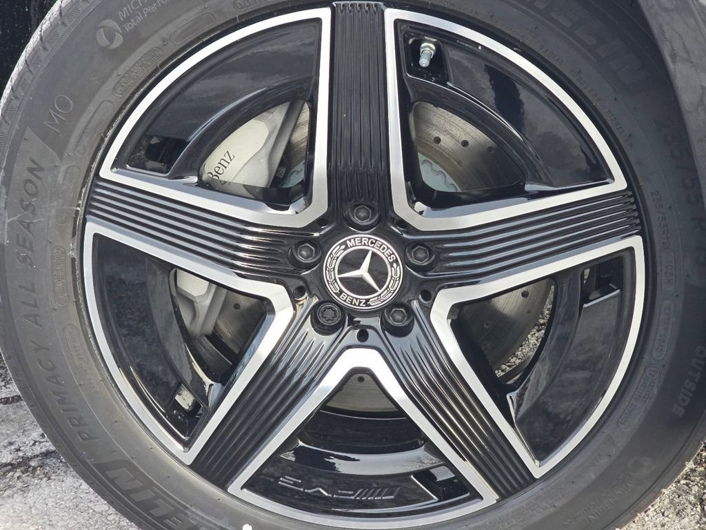 New 2026 Graphite Grey Metallic Mercedes-Benz GLC 300 image 48