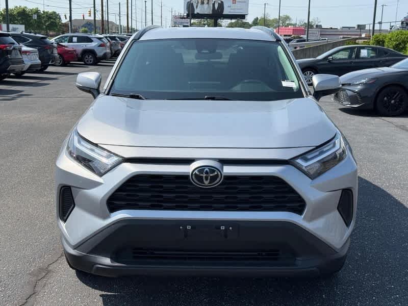 Used 2025 Silver Sky Metallic Toyota XLE image 9