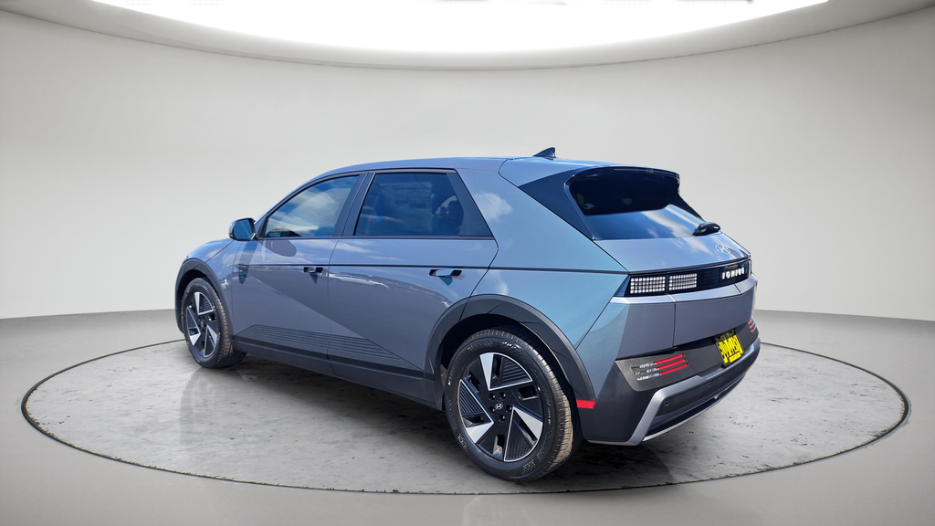 New 2026 Green Hyundai SE image 5