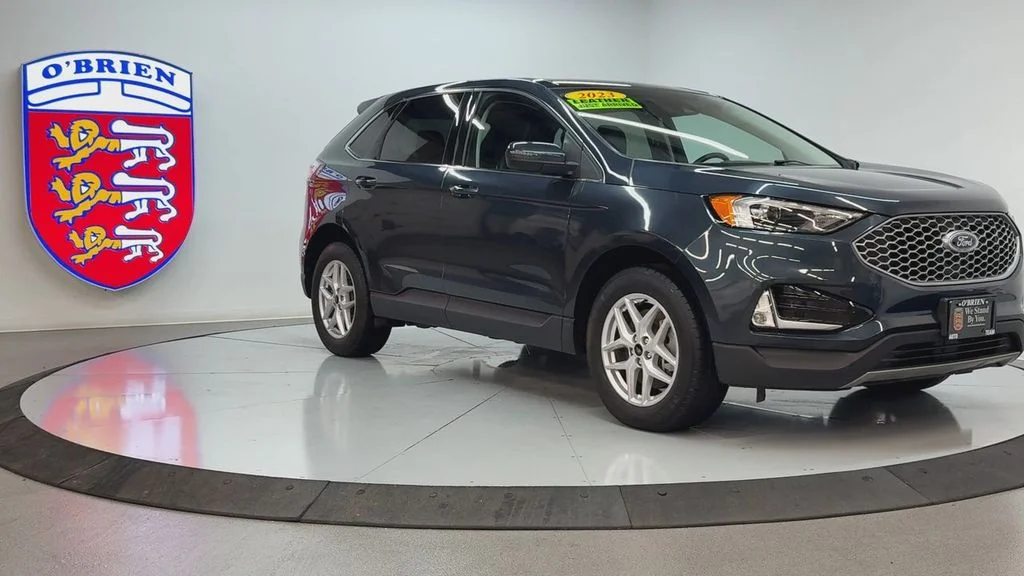 Used 2023 Blue Metallic Ford SEL image 3