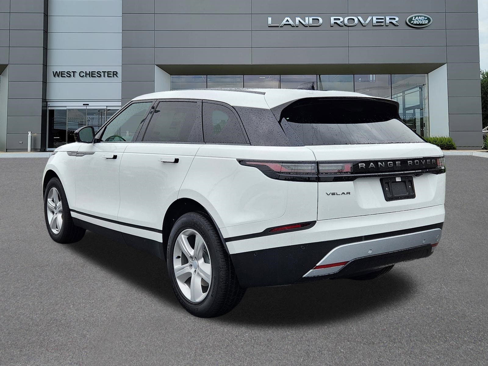 New 2026 Fuji White LAND ROVER S image 3