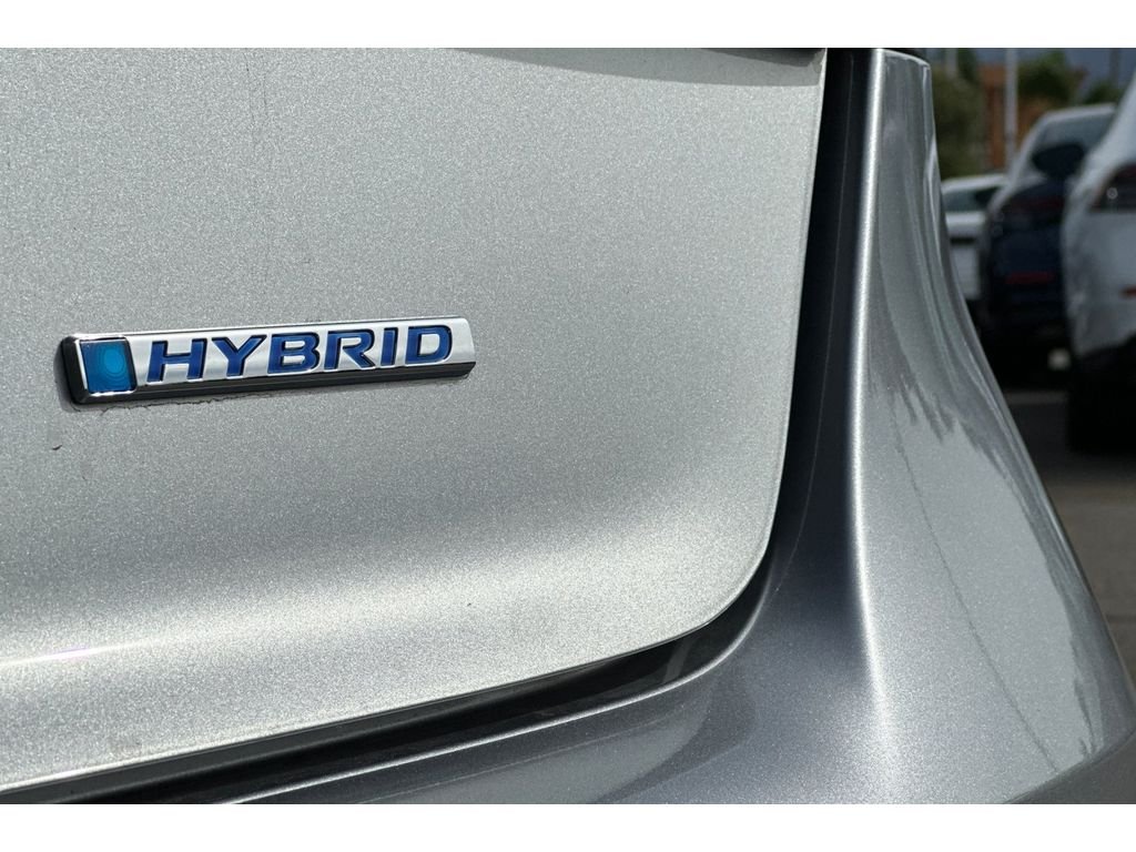 Used 2024 Solar Silver Metallic Honda EX-L image 16