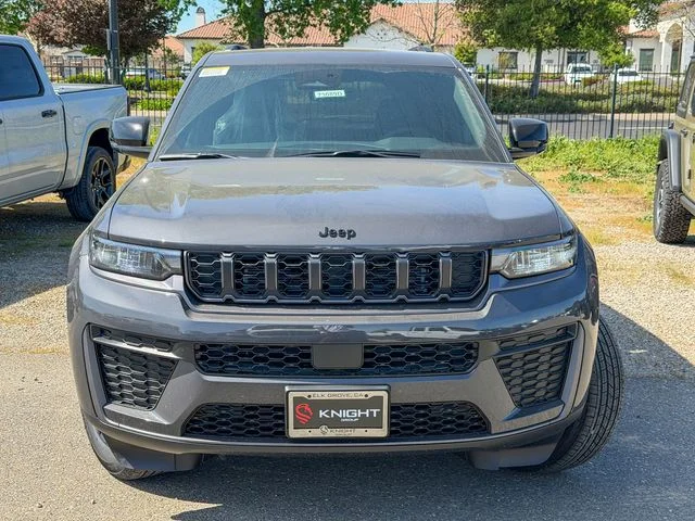 New 2026 Baltic Gray Metallic Clear-Coat Exterior Paint Jeep Altitude image 3