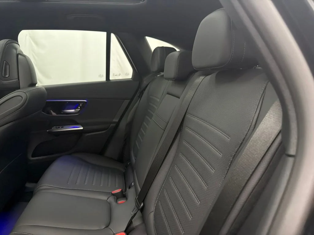 New 2026 Black Mercedes-Benz GLC 300 image 18