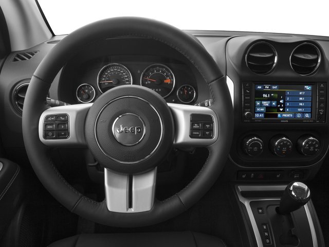Used 2016 Bright White Clearcoat Jeep Latitude image 9