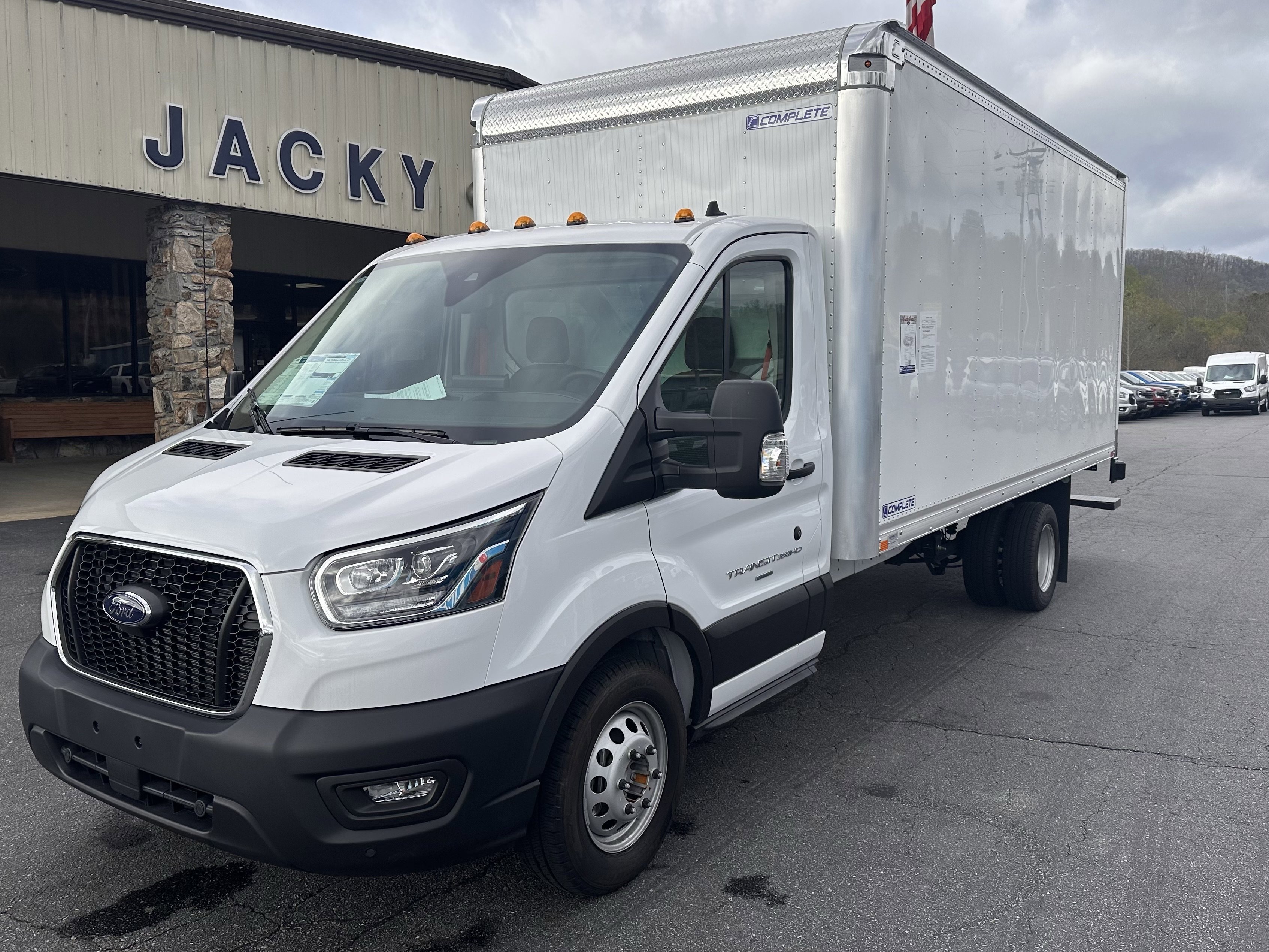 Used 2024 Oxford White Clearcoat Ford 16FT  Box Van image 2
