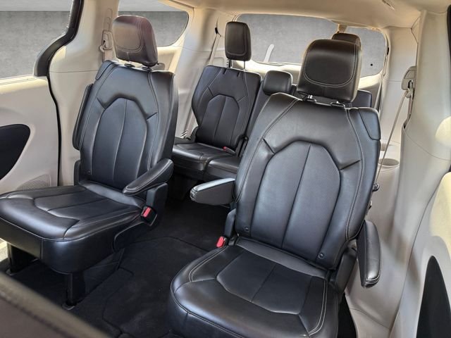 Certified Used 2023 Brilliant Black Crystal Pearlcoat Chrysler Touring L image 23