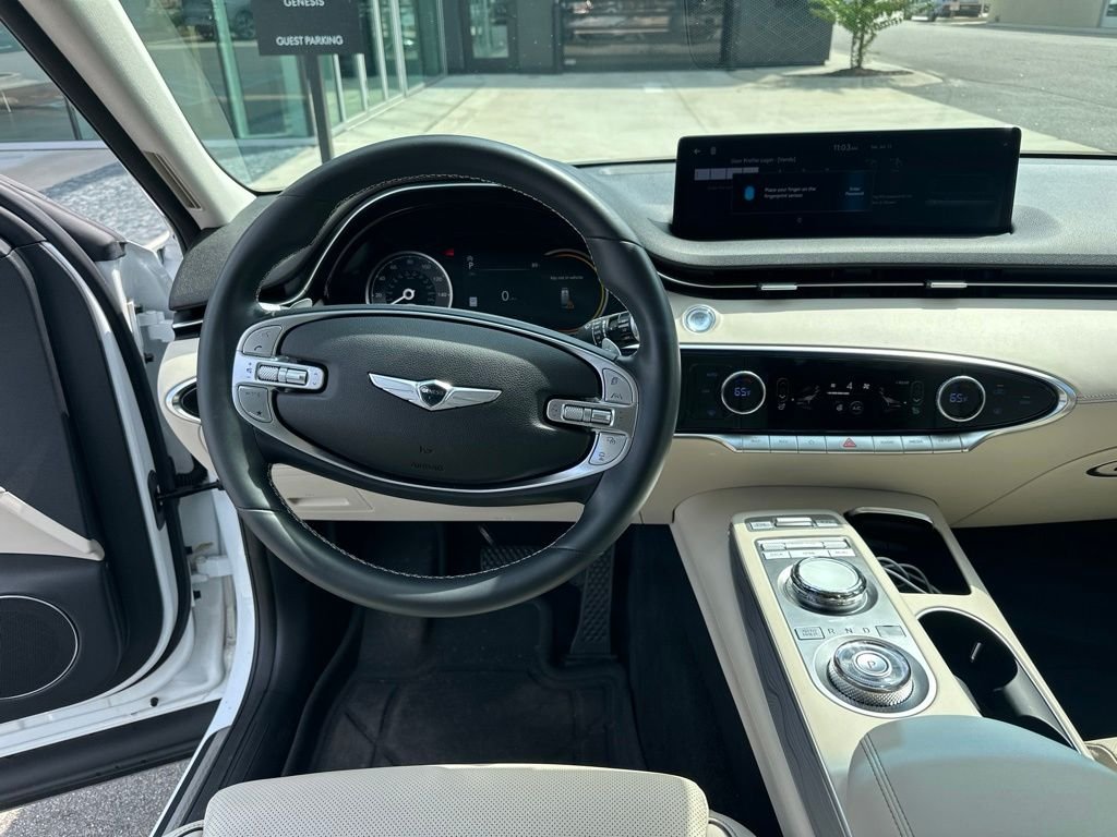 Used 2024 White Genesis 2.5T image 6