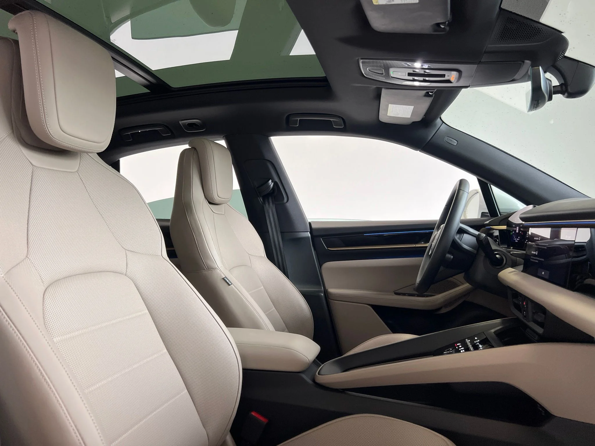 Used 2025 White Porsche 4 image 25