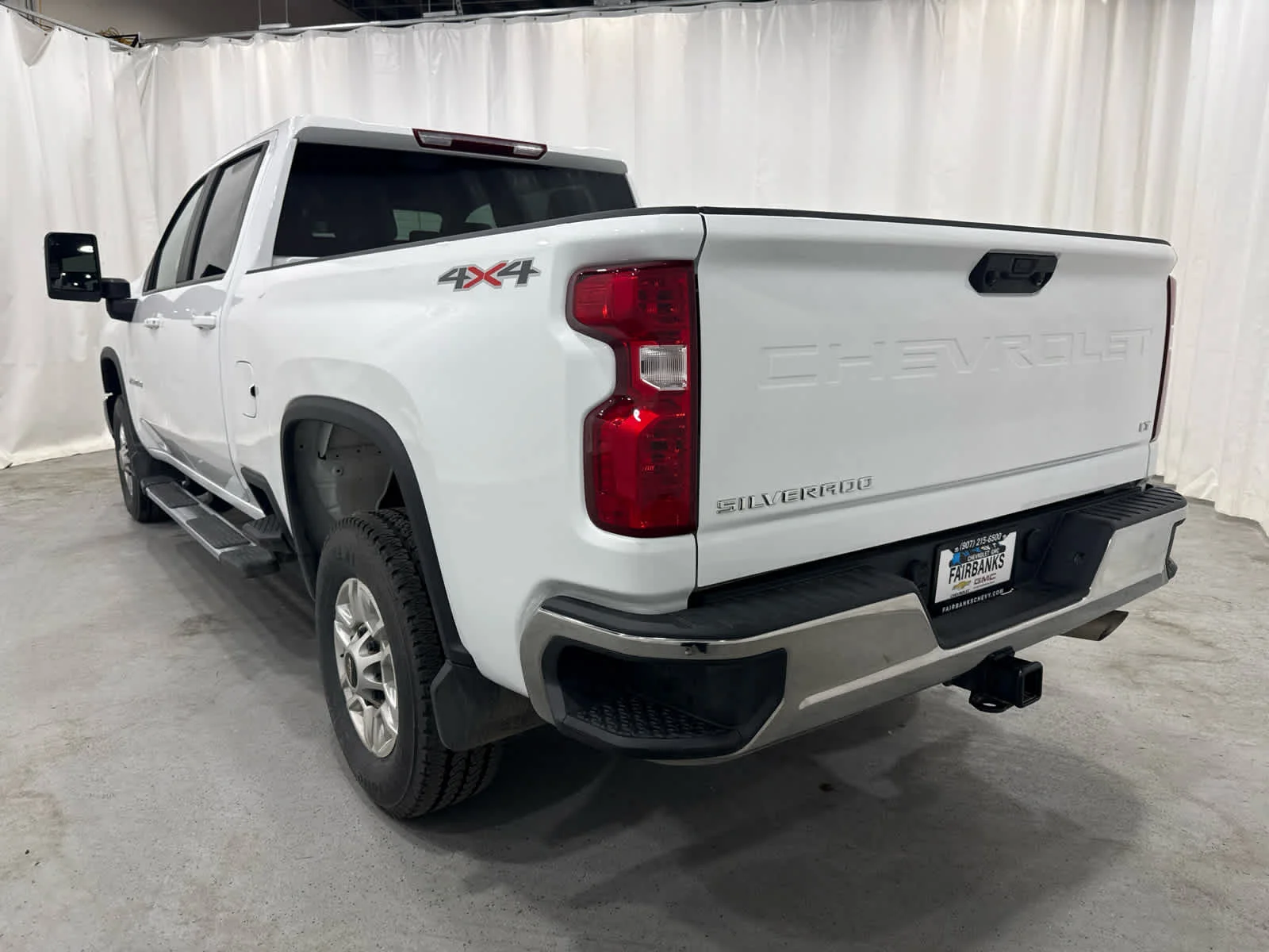 Used 2026 Summit White Chevrolet LT image 3