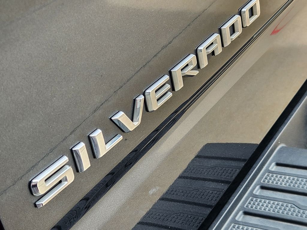 Used 2019 Shadow Gray Metallic Chevrolet RST image 12