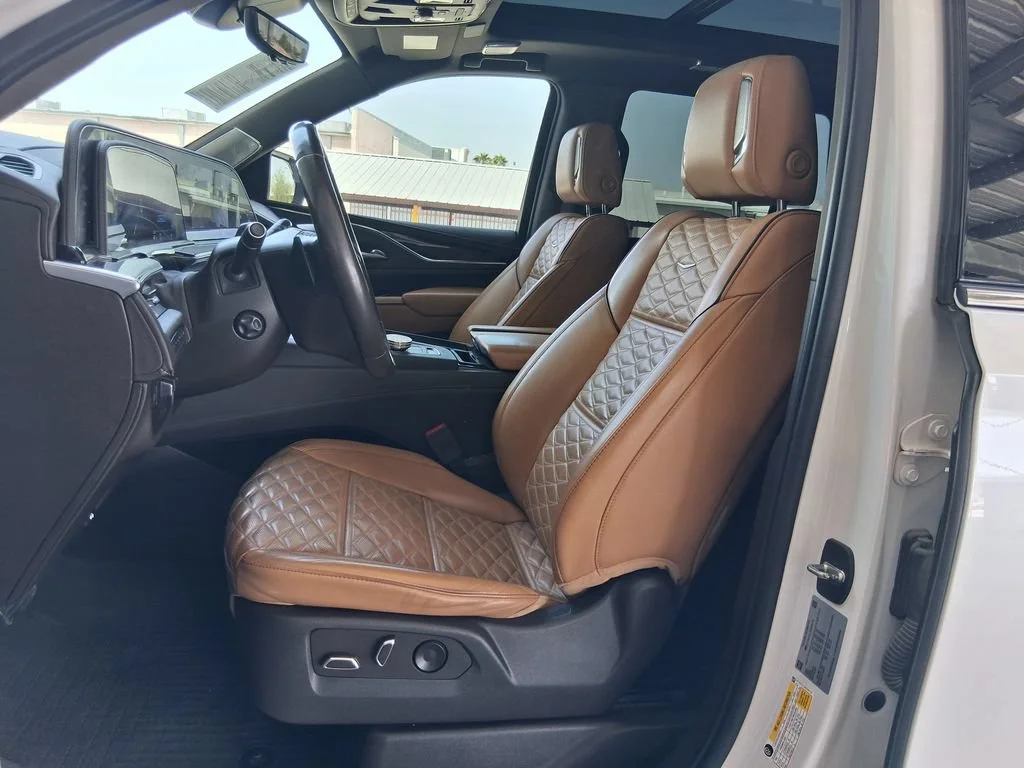 Used 2022 CRYSTAL WHITE TRICOAT Cadillac Premium Luxury image 20
