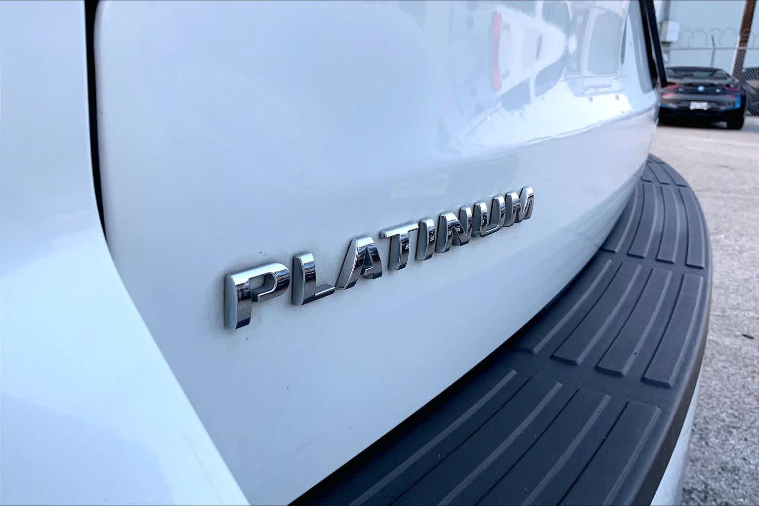 Used 2023 Star White Metallic Tri-Coat Ford Platinum image 19