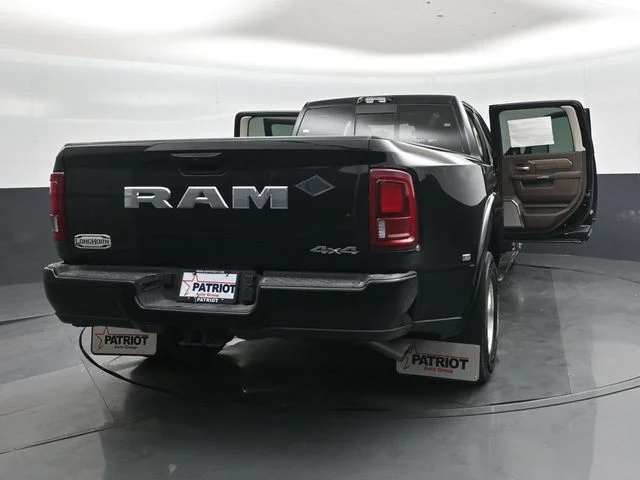 New 2026 Diamond Black Crystal Pearl-Coat Exterior Paint RAM Limited image 49