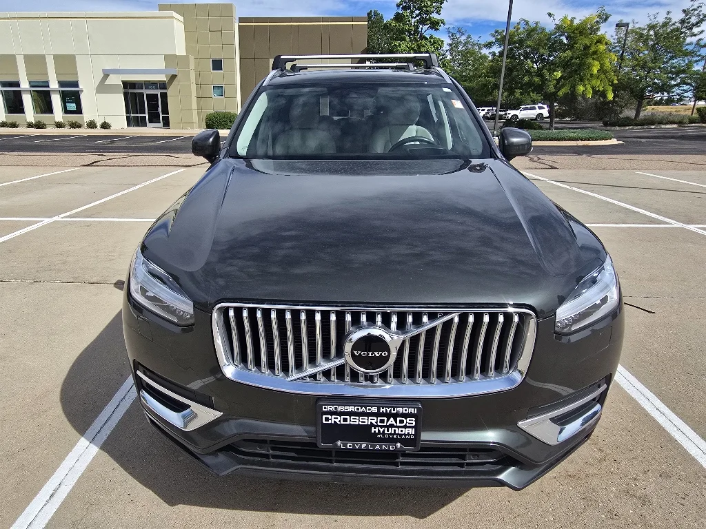 Used 2022 Pine Grey Metallic Volvo Inscription image 9