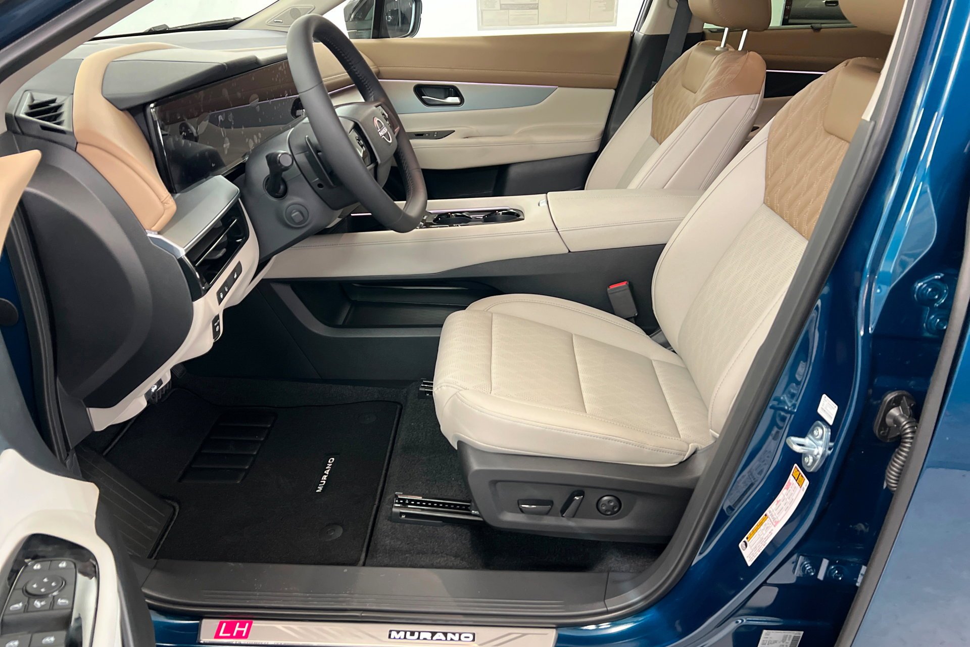 New 2026 Aurora Blue Pearl Metallic / Super Black Two-tone Nissan Platinum image 18