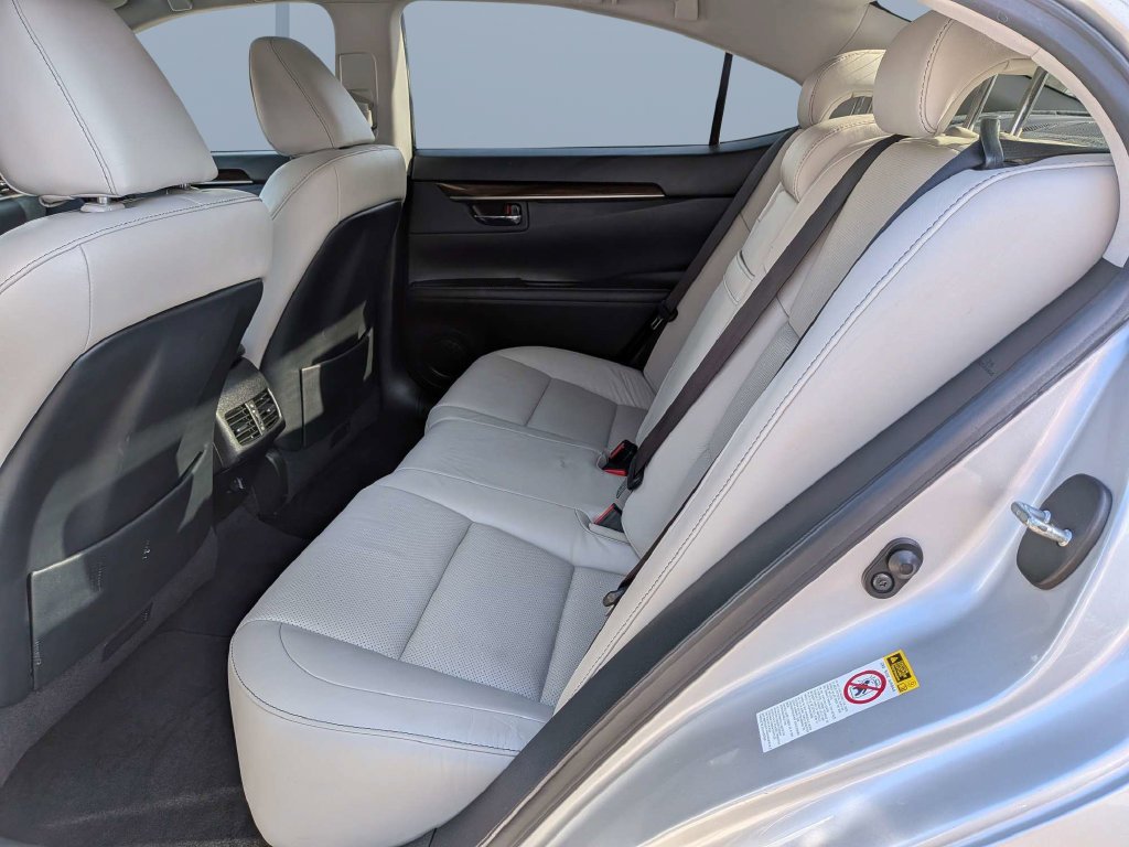 Used 2013 Silver Lexus 350 image 19