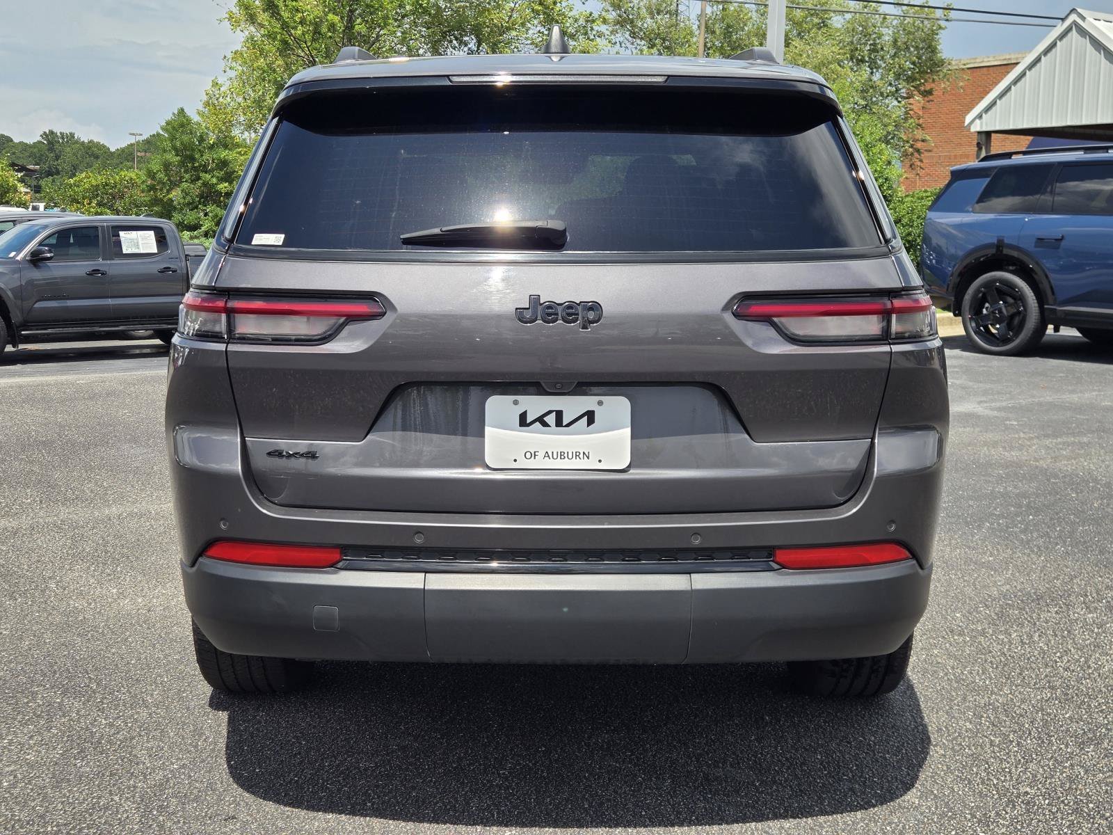 Used 2025 Gray Jeep Laredo image 7