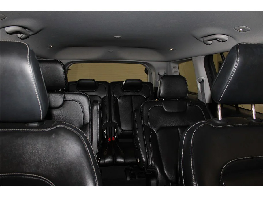 Used 2023 Velvet Red Pearlcoat Jeep Limited image 34