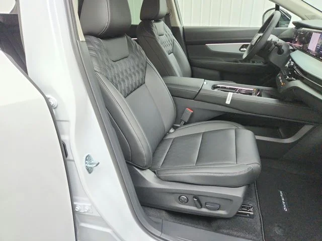 New 2026 White Nissan Platinum image 40