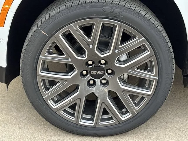 2027 GMC Yukon Denali Ultimate - Photo 10