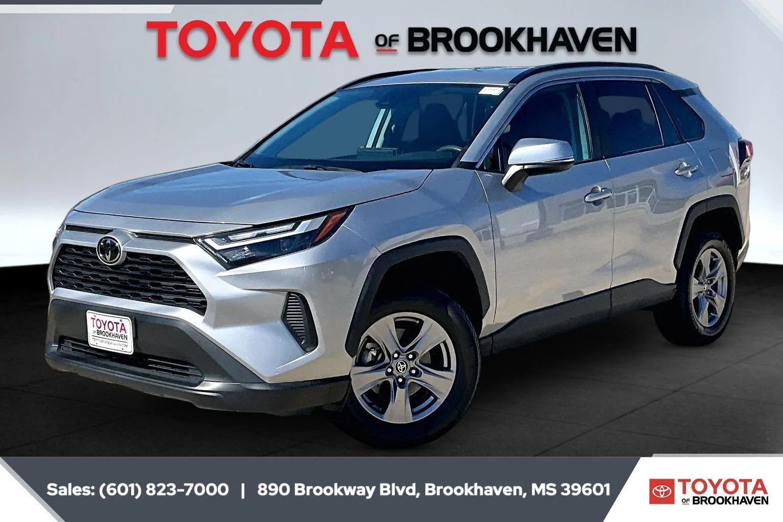 Used 2023 Silver Sky Metallic Toyota XLE image 10